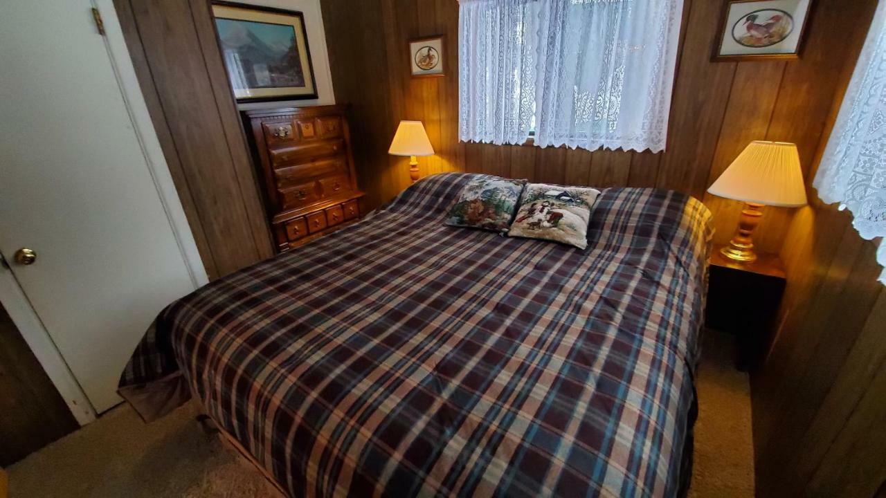 Reverse Creek Lodge June Lake Rum bild