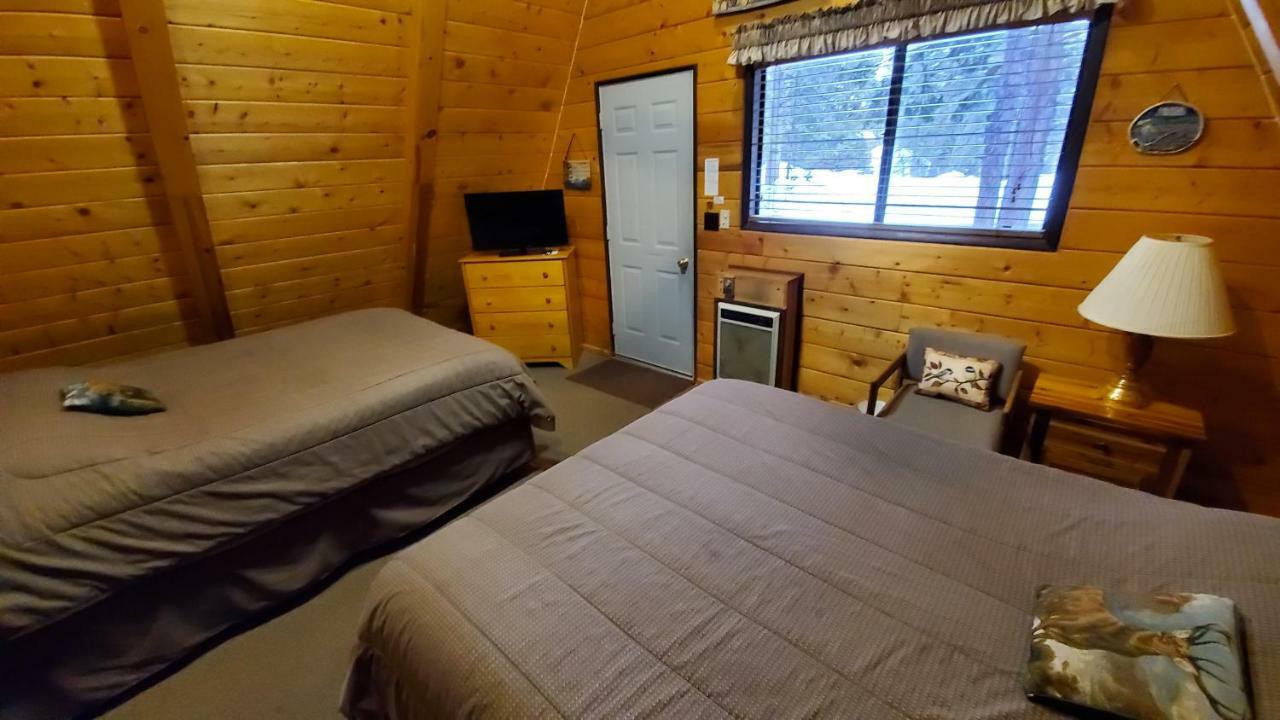 Reverse Creek Lodge June Lake Rum bild