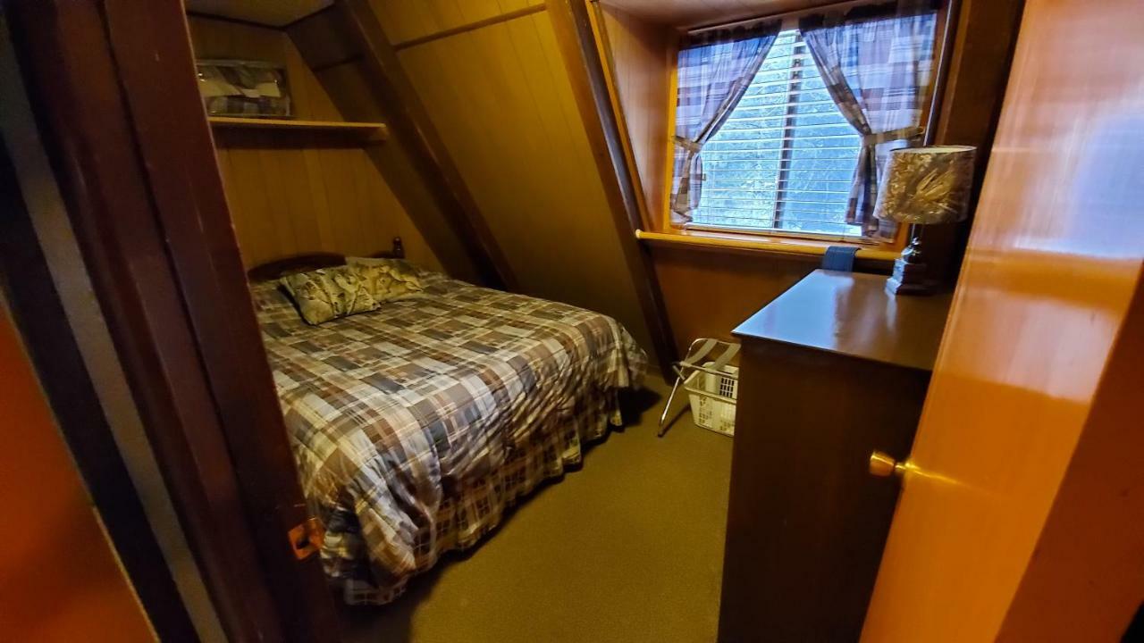 Reverse Creek Lodge June Lake Rum bild