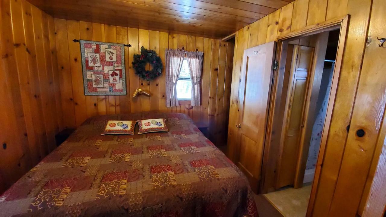 Reverse Creek Lodge June Lake Rum bild