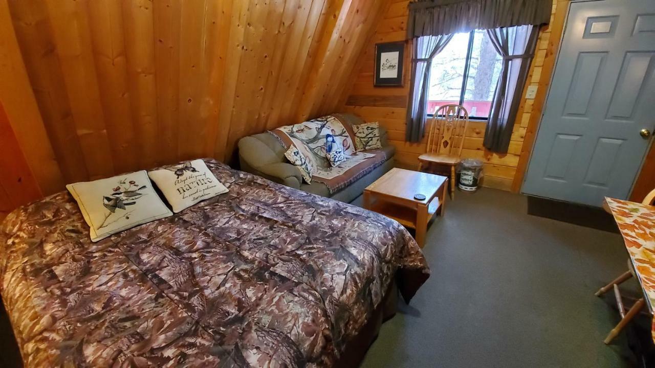 Reverse Creek Lodge June Lake Rum bild