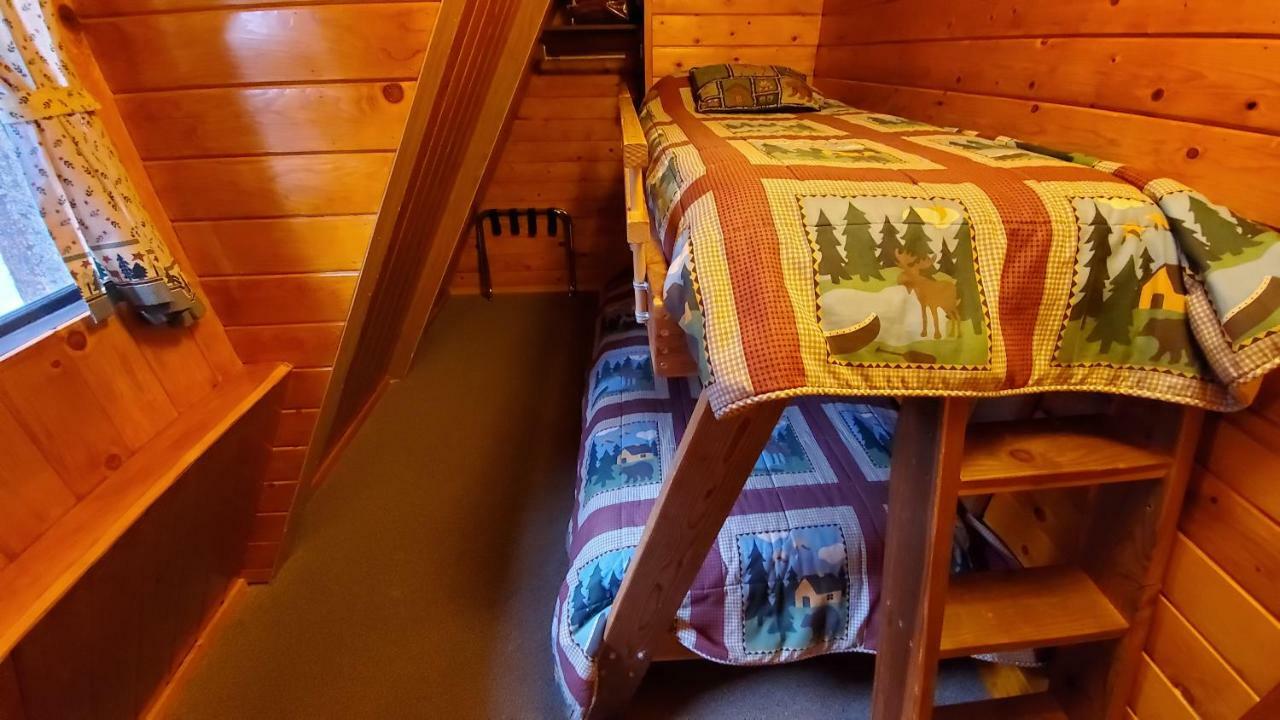 Reverse Creek Lodge June Lake Rum bild
